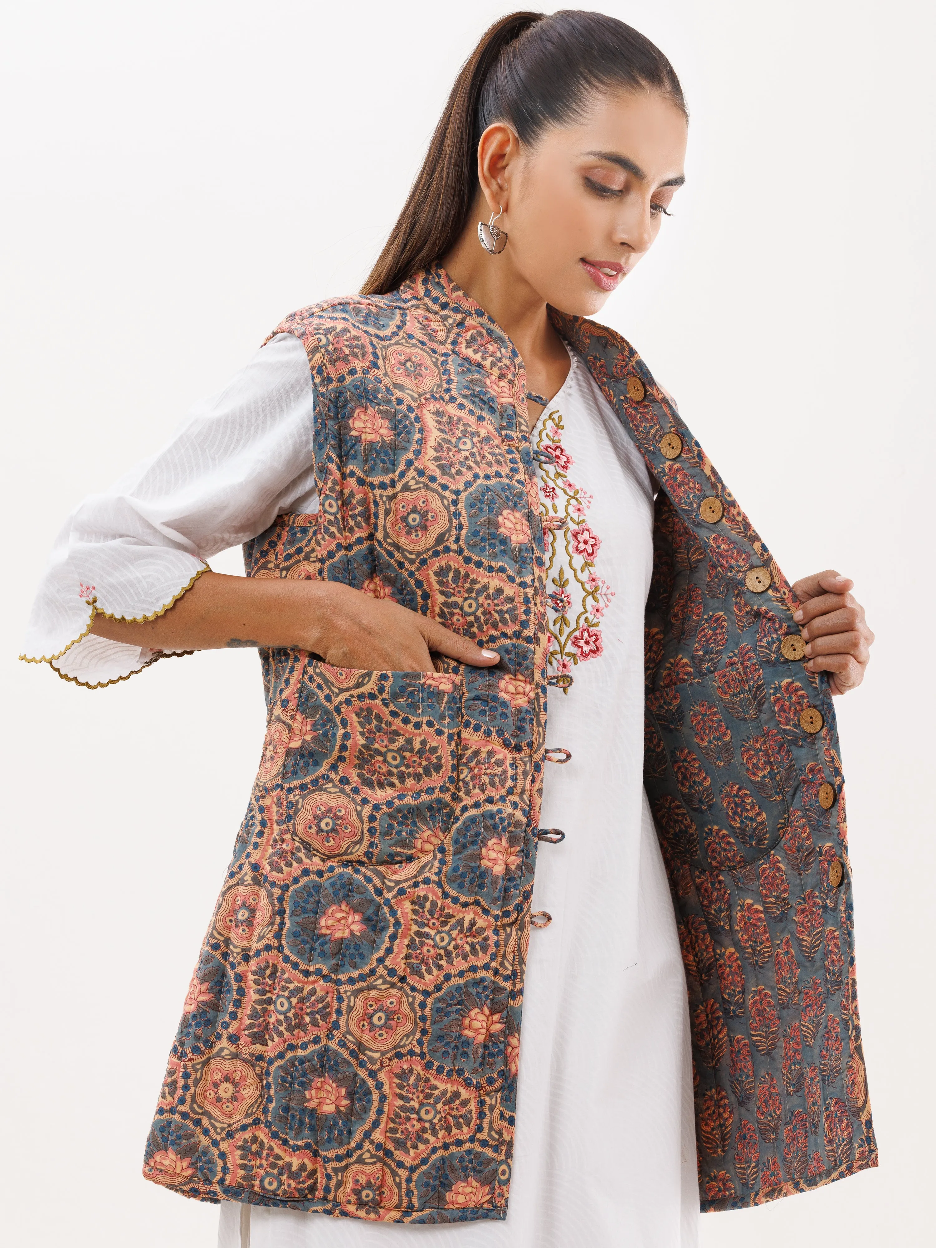 Shishir Nalini Quilted Reversible Sleeveless Jacket