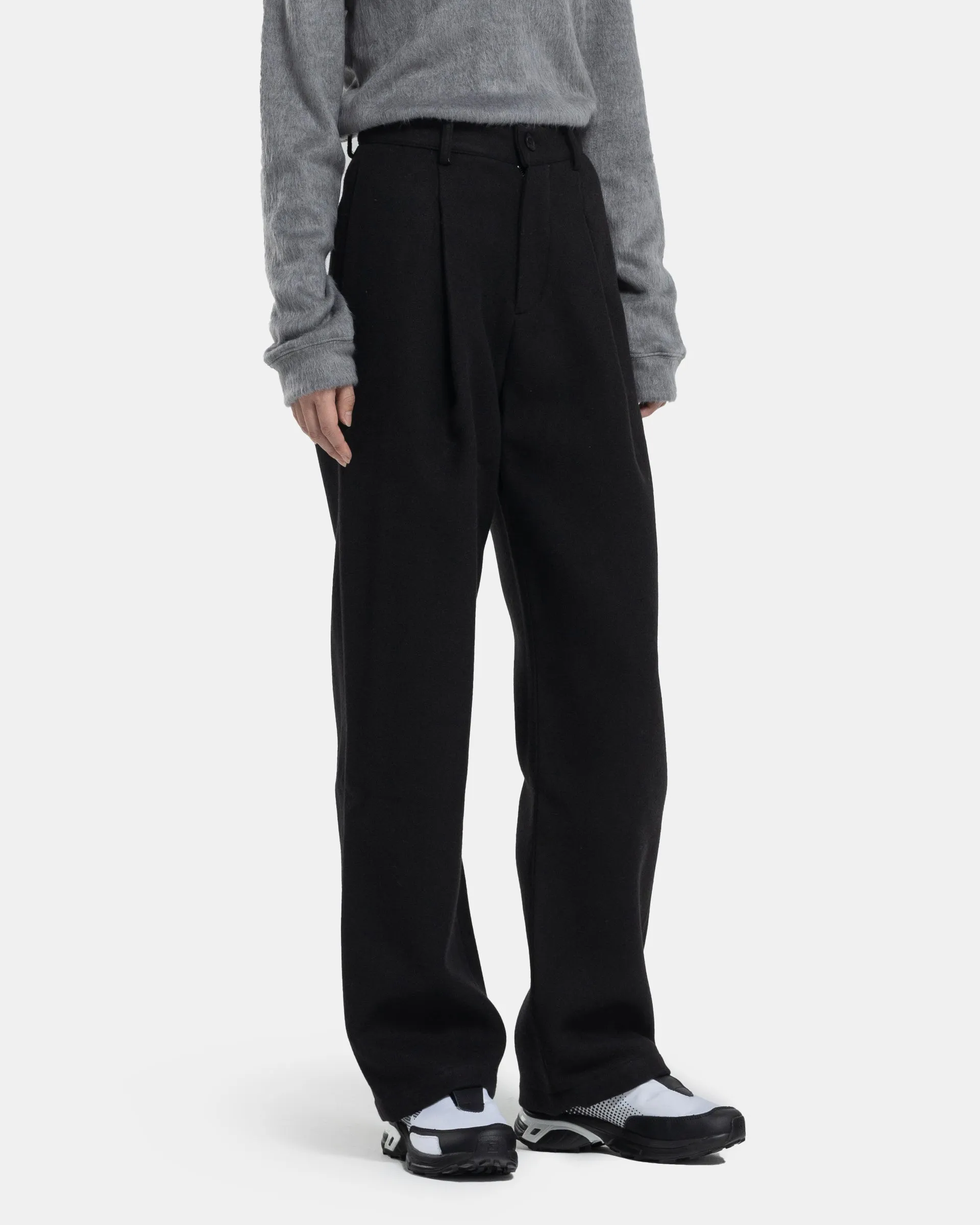 Woollen Pleat Pants in Black