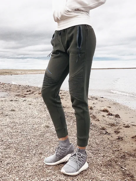 Zip Pocket Pleated Joggers